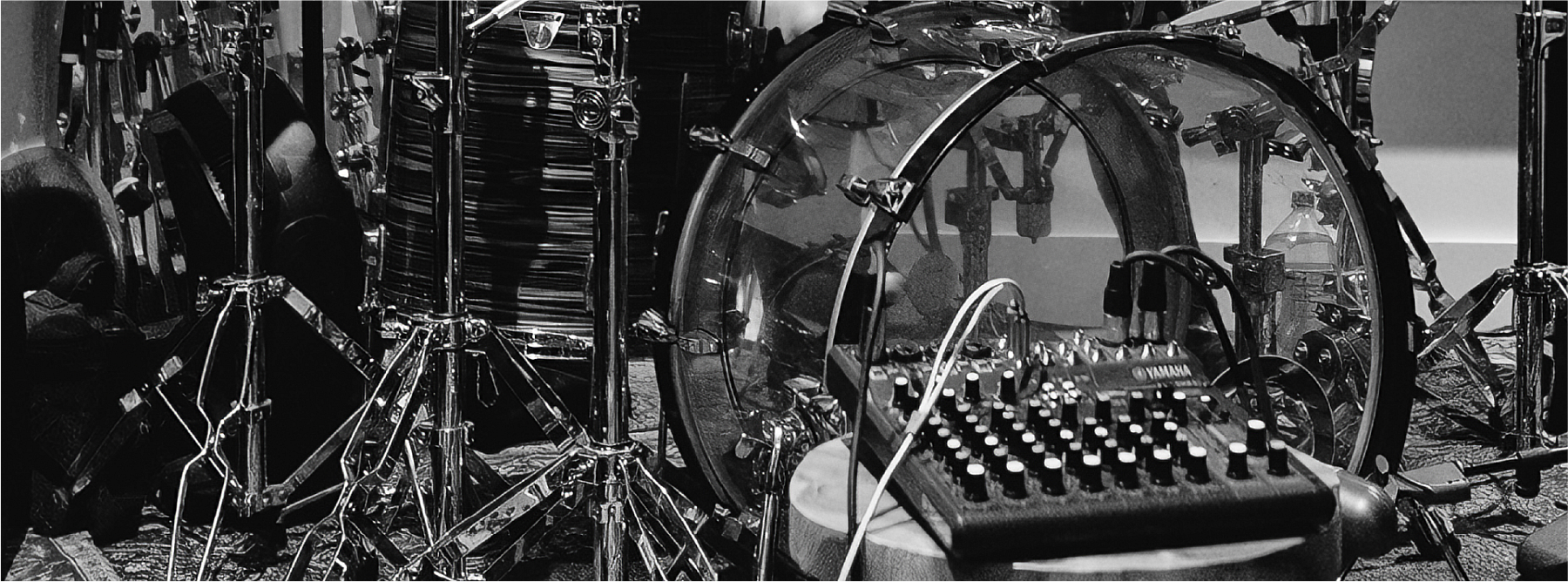 STUDIO HEADER 1 X