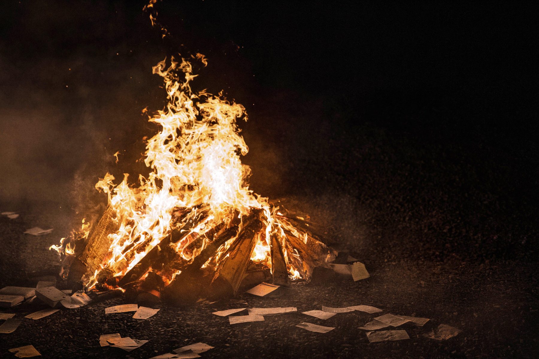 Burningpages min